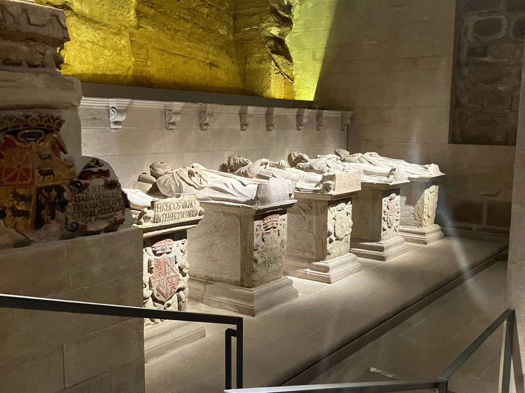 Monasterio de Santa Maria La Real-纳赫拉必去景点