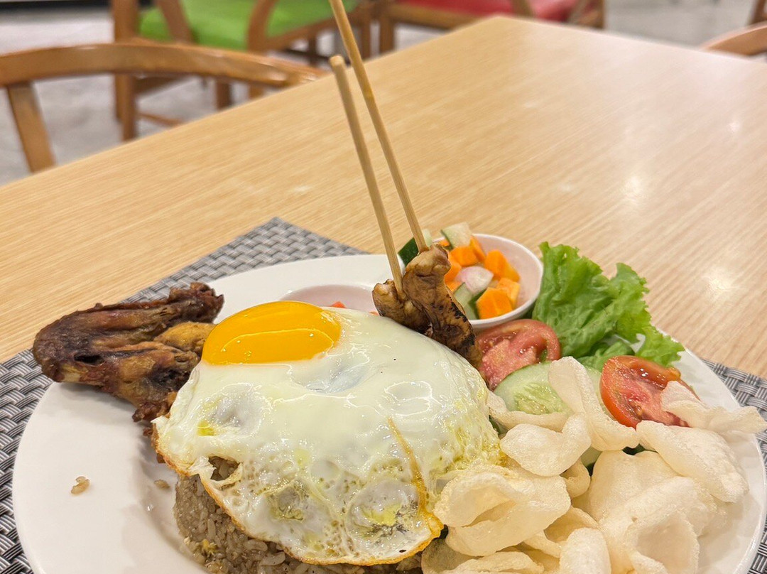 Ascent Hotel & Cafe Malang主图