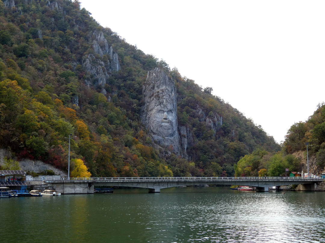 Statue of King Decebalus-Dubova必去景点