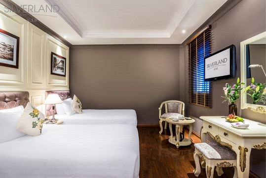 银地朱莉酒店主图