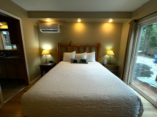 The Riverfront Motel & Cabins主图