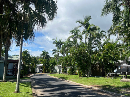 卡里恩斯椰子度假酒店主图