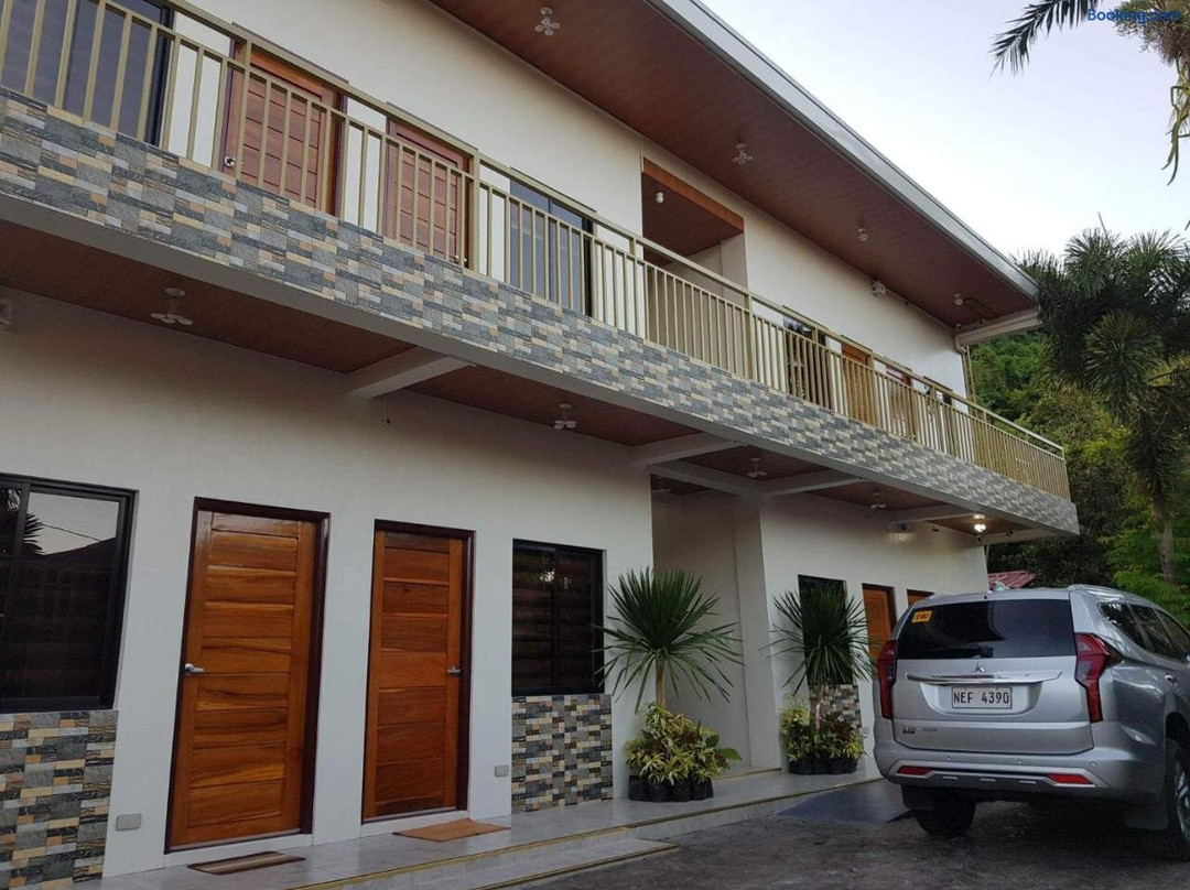 FLB Apartelle Los Banos