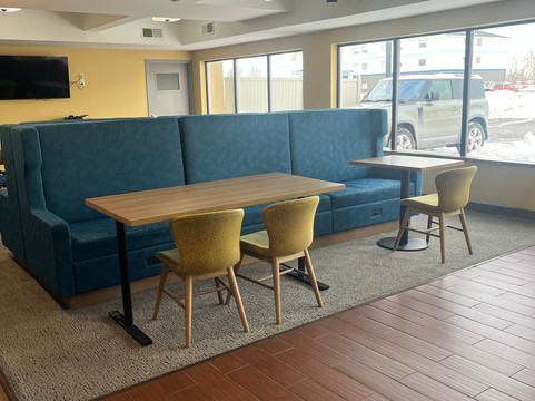 圣路易斯/科林斯维尔希尔顿欢朋酒店主图