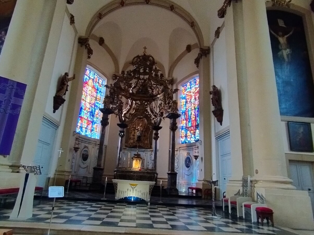 Eglise Saint-Maximin-蒂永维尔必去景点