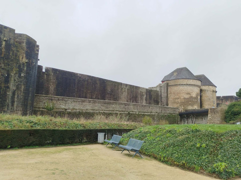 拉米劳特布雷斯特酒店主图