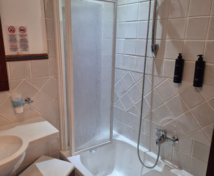 皮萨卡尼套房主图