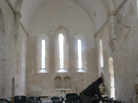 Abbaye de Saint-Hilaire-Menerbes必去景点