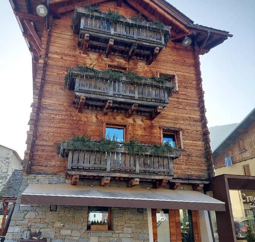 阿尔本小屋酒店主图