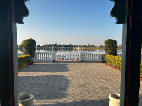 胡斯塔纳哈尔加尔湖宫殿度假村主图