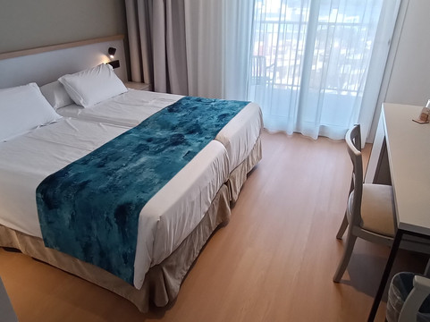 浪漫环球酒店主图