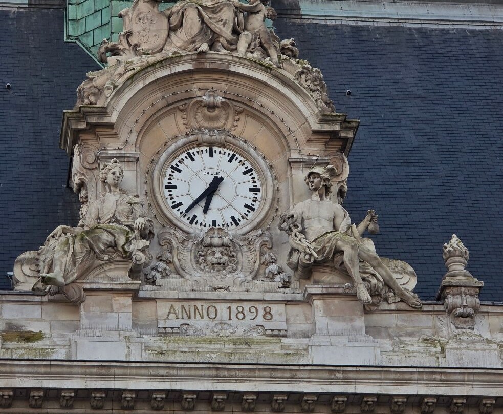 Hotel de Ville-勒瓦卢瓦-佩雷必去景点