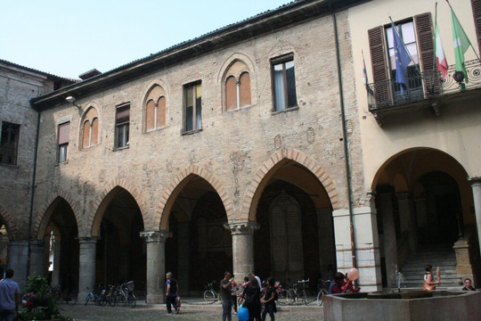 Piazza Broletto-洛迪必去景点