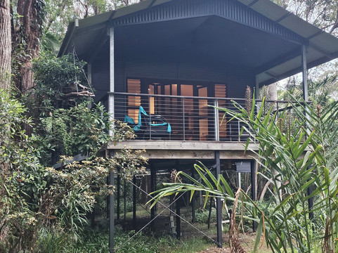 Treehouse Retreat at Diamond Waters主图