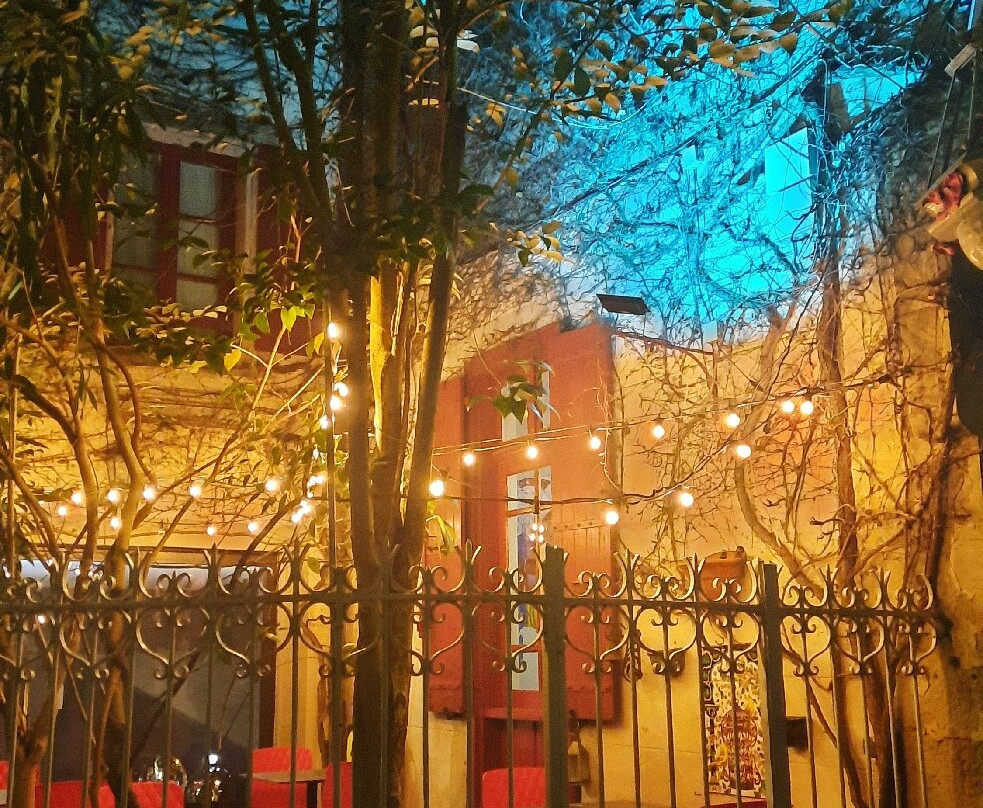 卡斯特尔万丽酒店主图