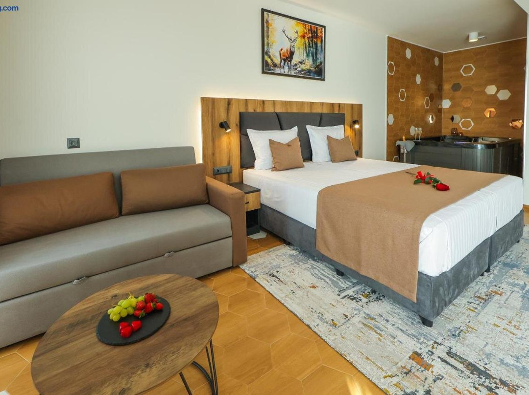 Lavalliere Hotel & Villas