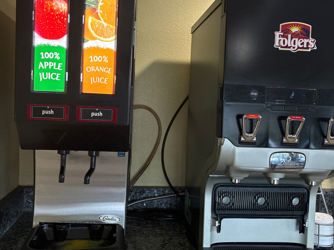 Days Inn by Wyndham Florence/I-95 North主图