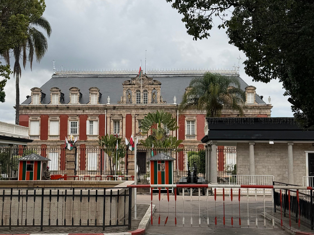 Nelson Madagascar - Tour Guide-安塔那那利佛必去景点