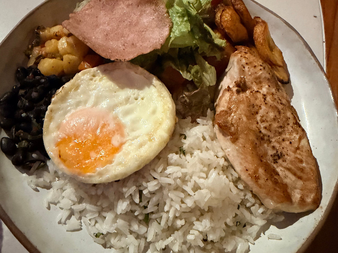 洛斯奥托斯度假村主图