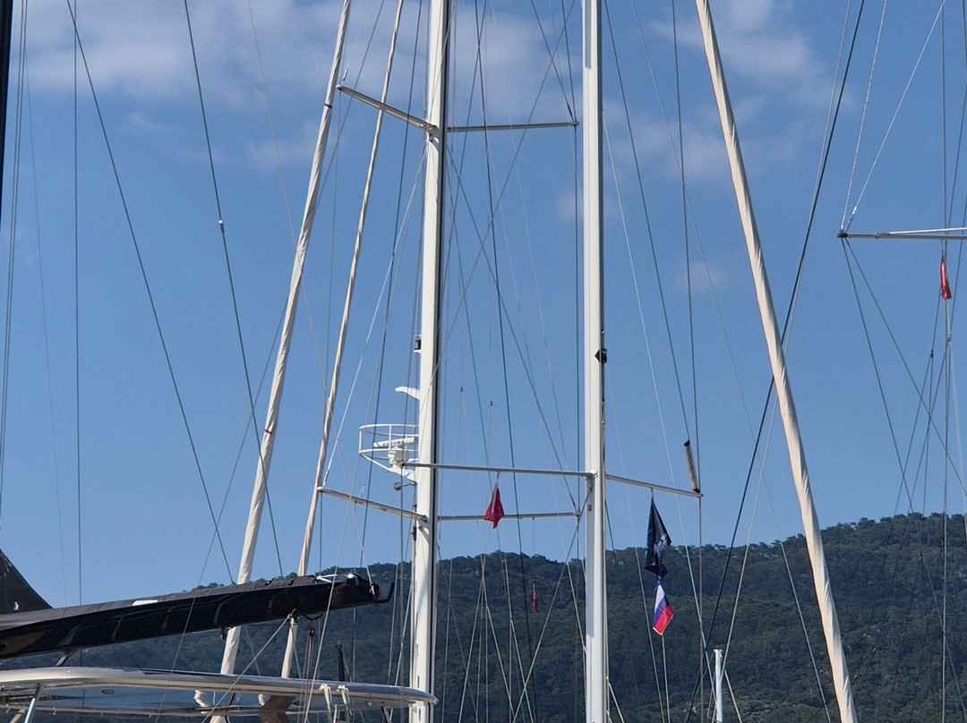 Navigare Yachting-马尔马里斯必去景点