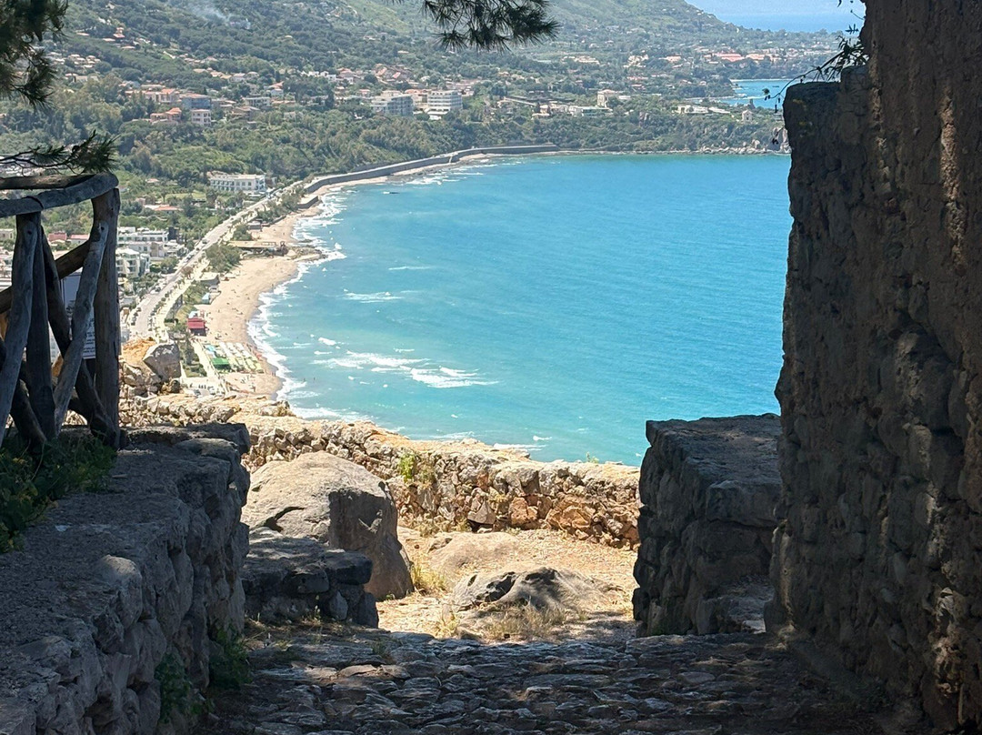 La Rocca-切法卢必去景点