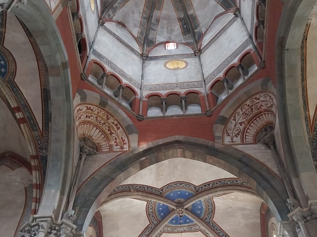 Basilica di Sant'Andrea-韦尔切利必去景点