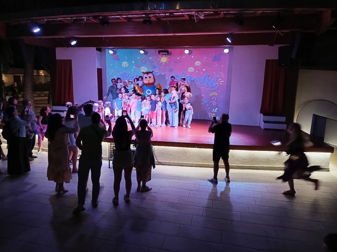 锡拉度假村主图