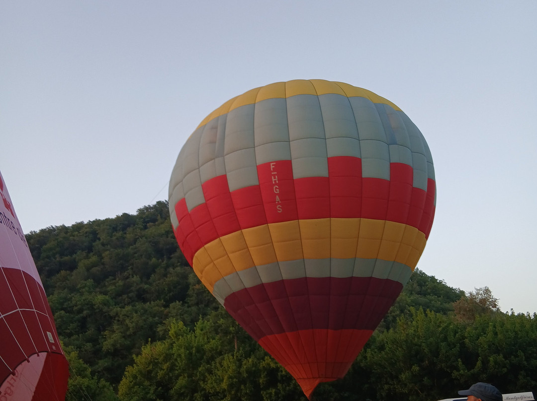 Montgolfiere et Chateaux-贝纳克和卡泽纳克必去景点