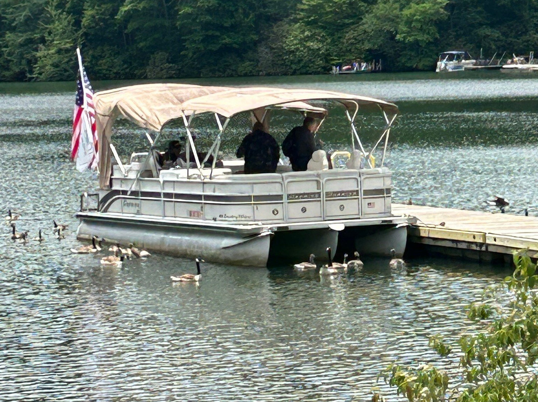 Lake Glenville Scenic Waterfall Cruises-Cashiers必去景点