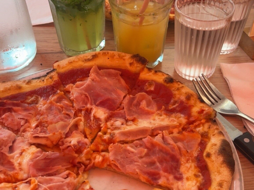 Casimir Pizza