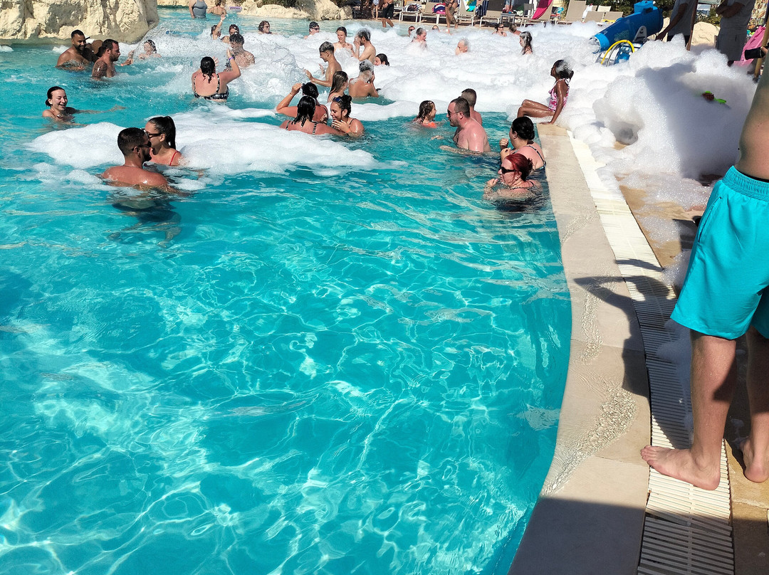 麦地那日光浴及海水浴酒店主图