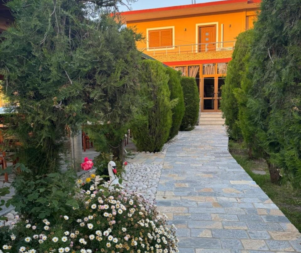 Natyra Rooms