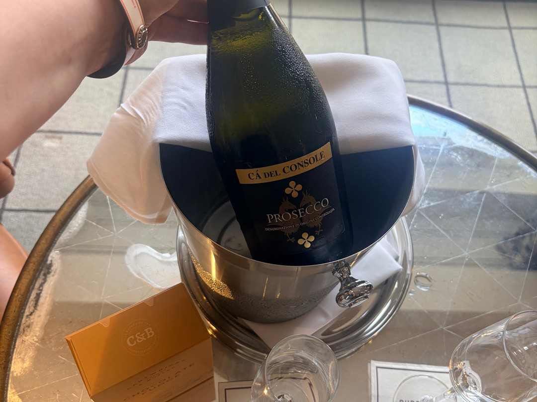 罗丁公园酒店主图