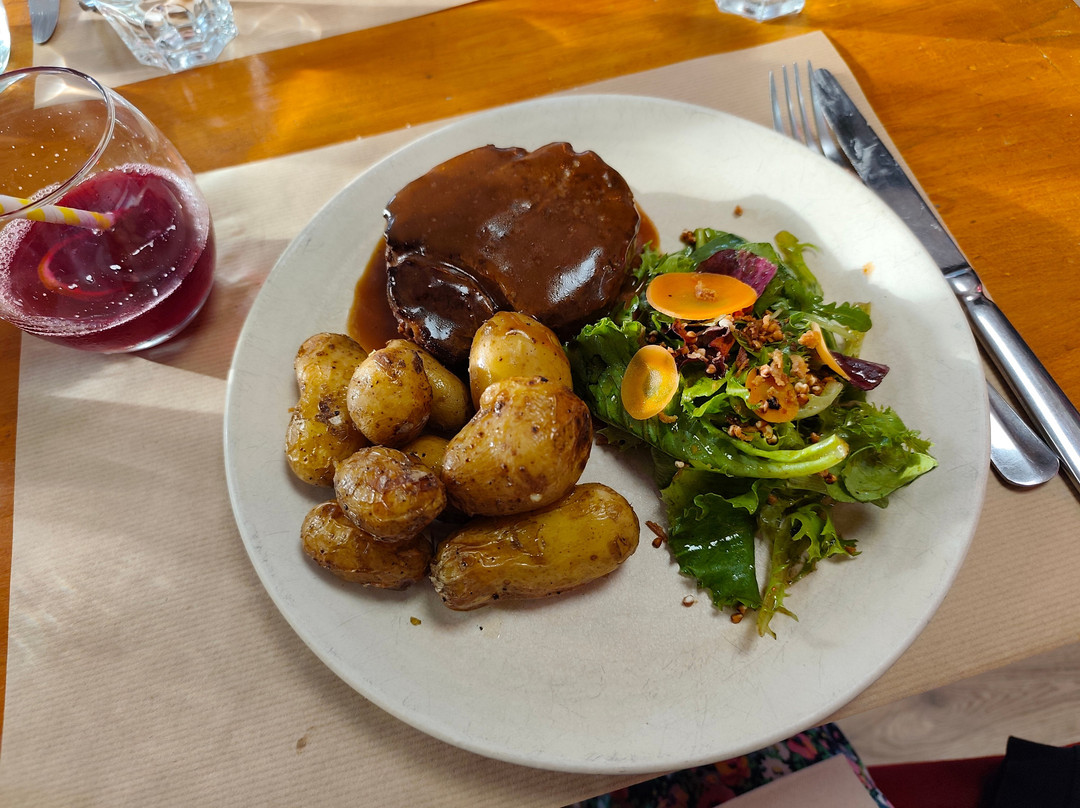Qu'importe Le Temps Restaurant
