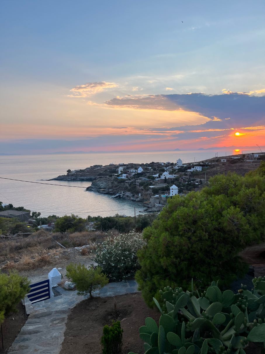 Zen Blue Mills in Kea - Red Suite-旅行者