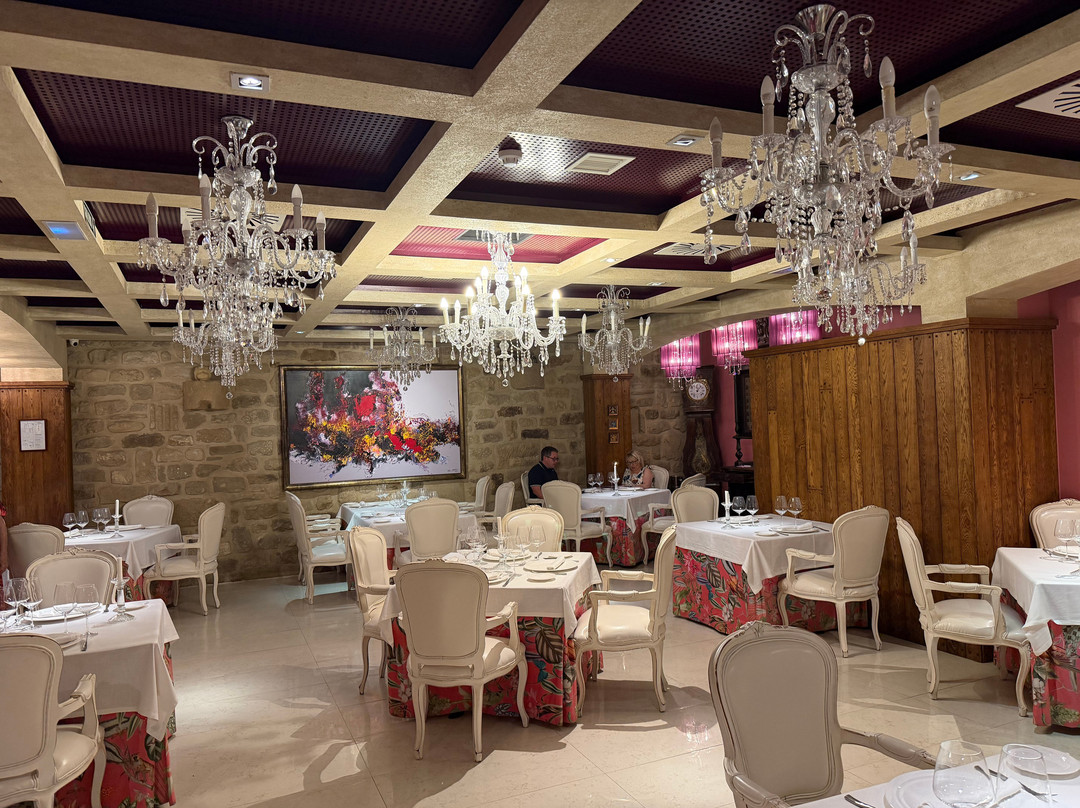 洛斯帕拉杰斯霍斯佩德里亚德酒店主图