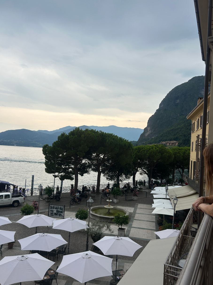 加尼科罗纳酒店-旅行者