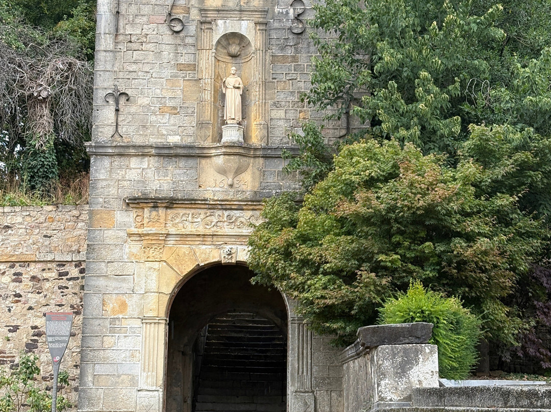 Eglise Saint-Donat-阿尔隆必去景点
