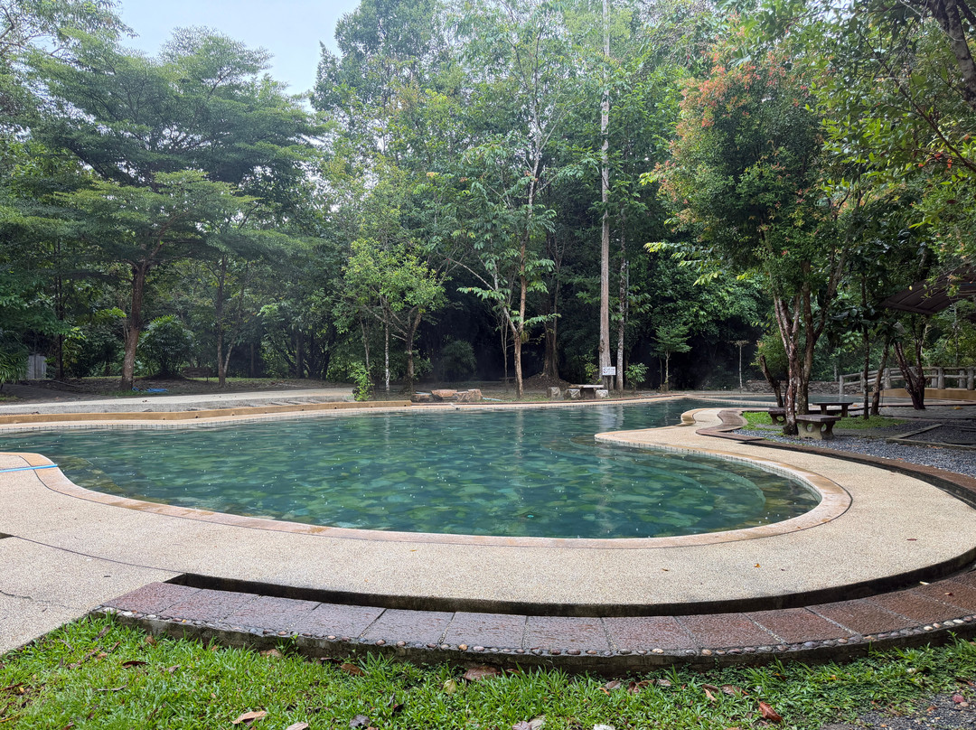 Saline Hot Spring Khlong Thom-甲米必去景点