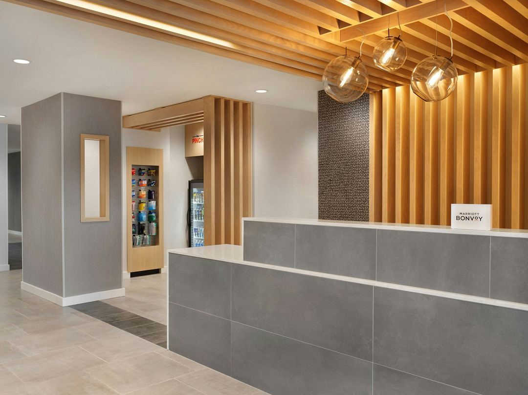 克朗波因特TownePlace Suites酒店