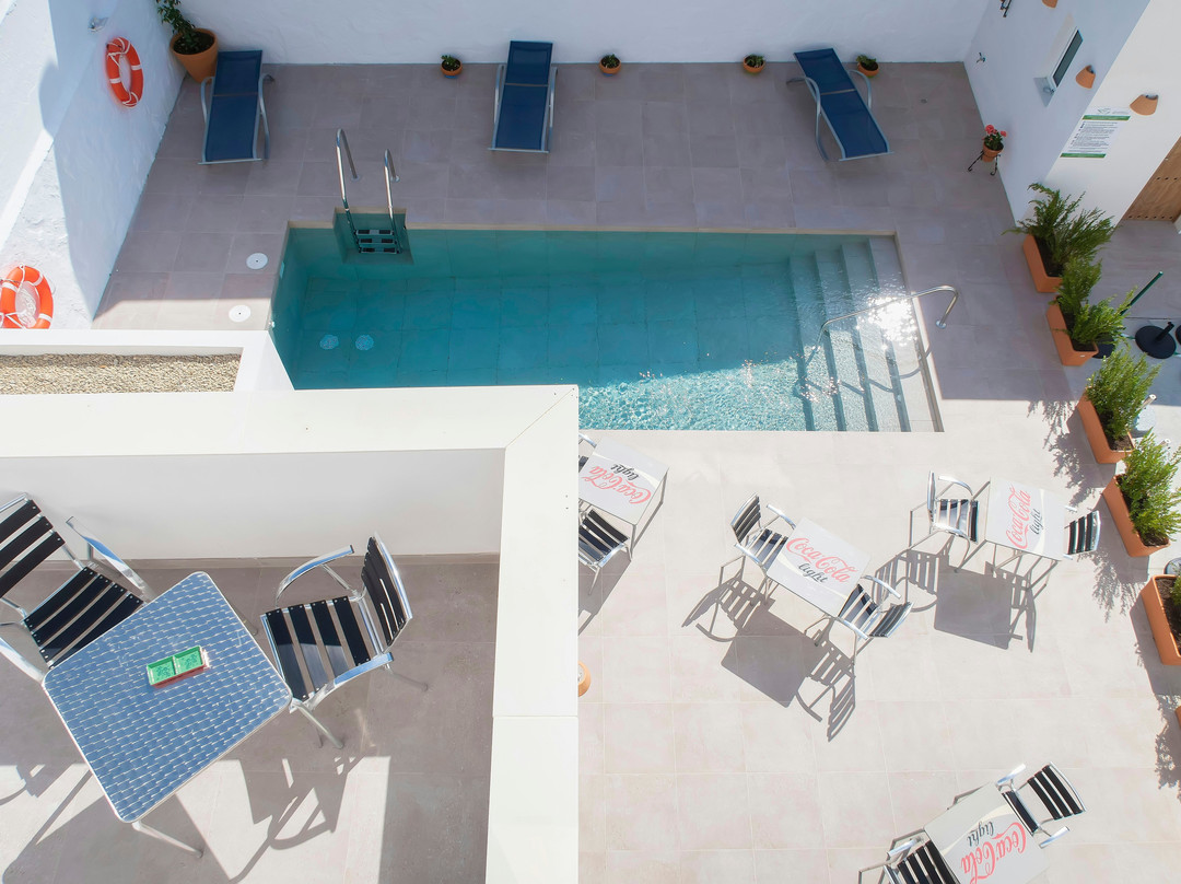 Agua Amarga酒店住宿-Hotel Senderos