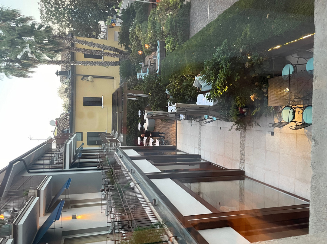 公园酒店主图