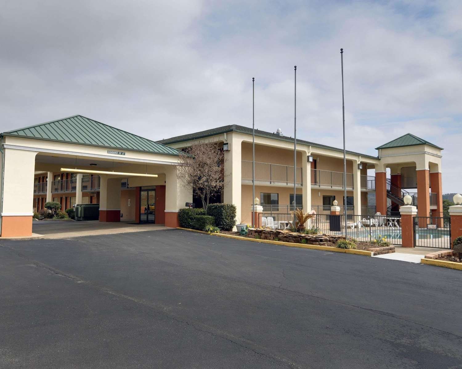 Quality Inn & Suites-官方
