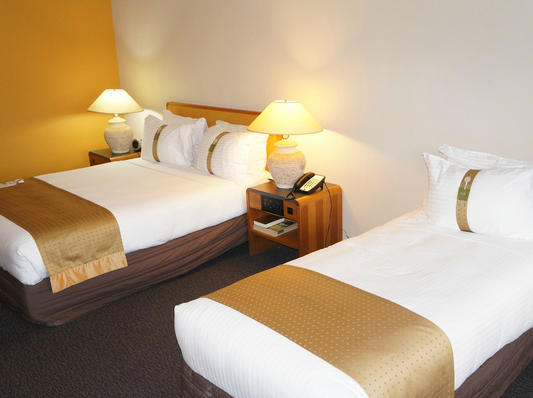 卡卡杜美居鳄鱼酒店主图