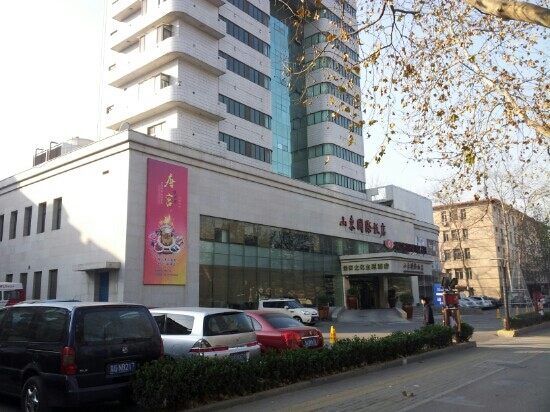 山东国际饭店（济南泉城广场大明湖店）-客卧