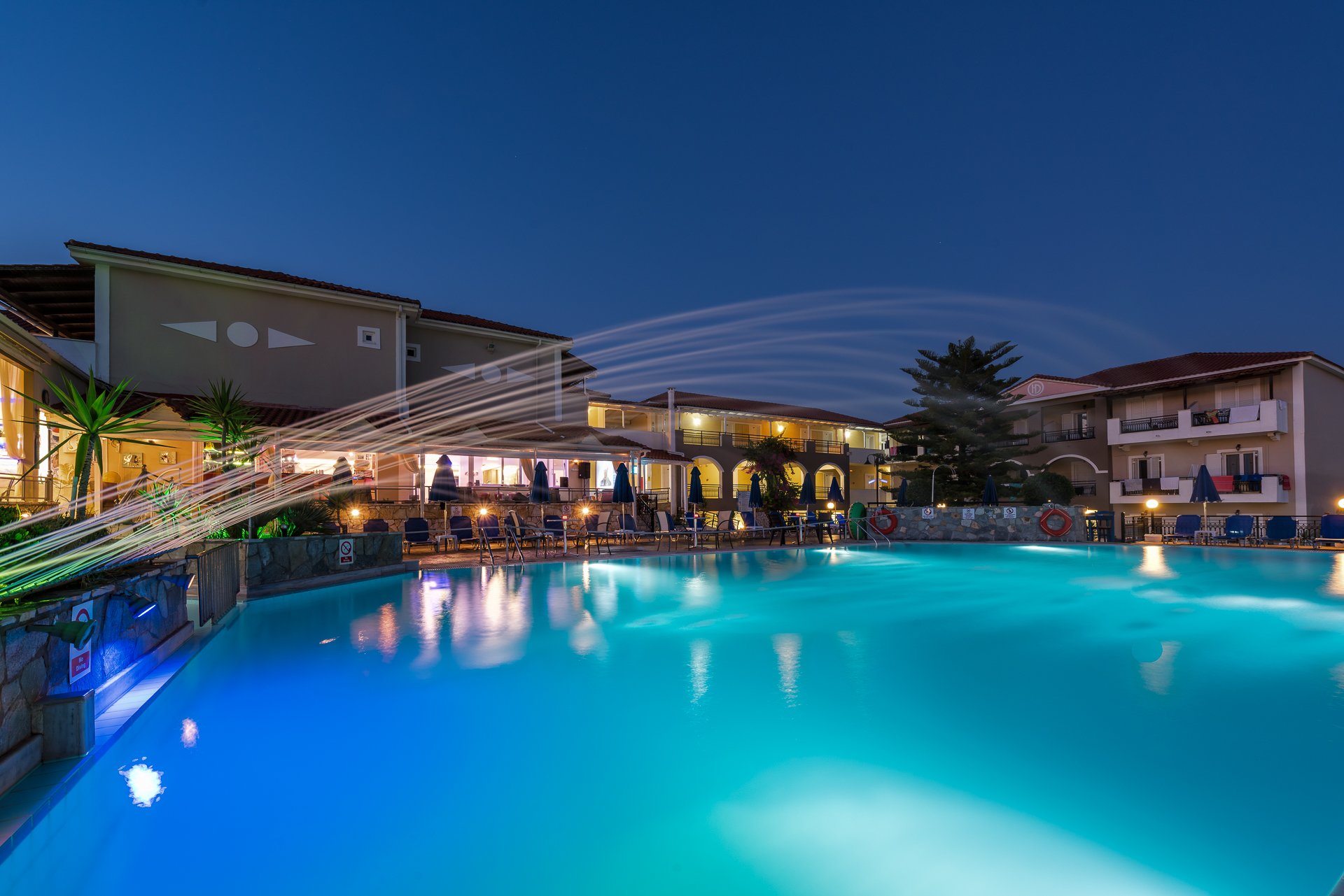 Denny's Inn Hotel-官方