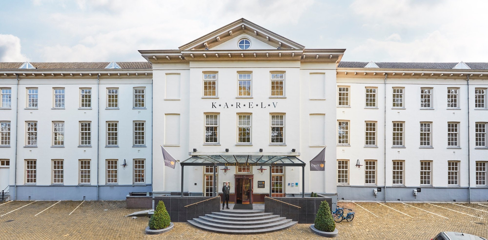 Grand Hotel Karel V-官方