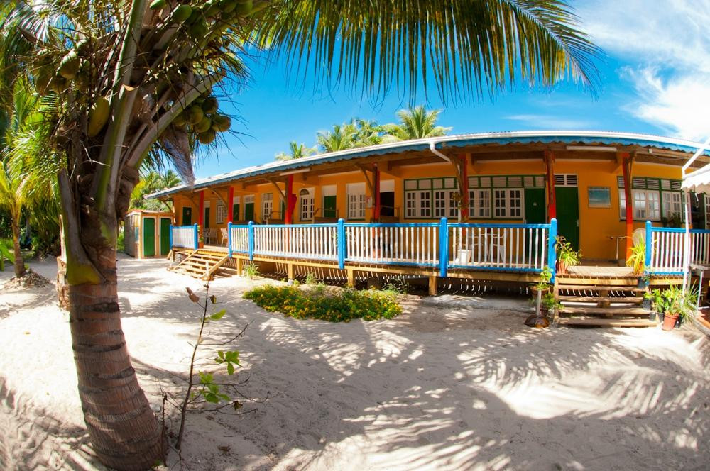 La Desirade酒店住宿-Oualiri Beach Hotel