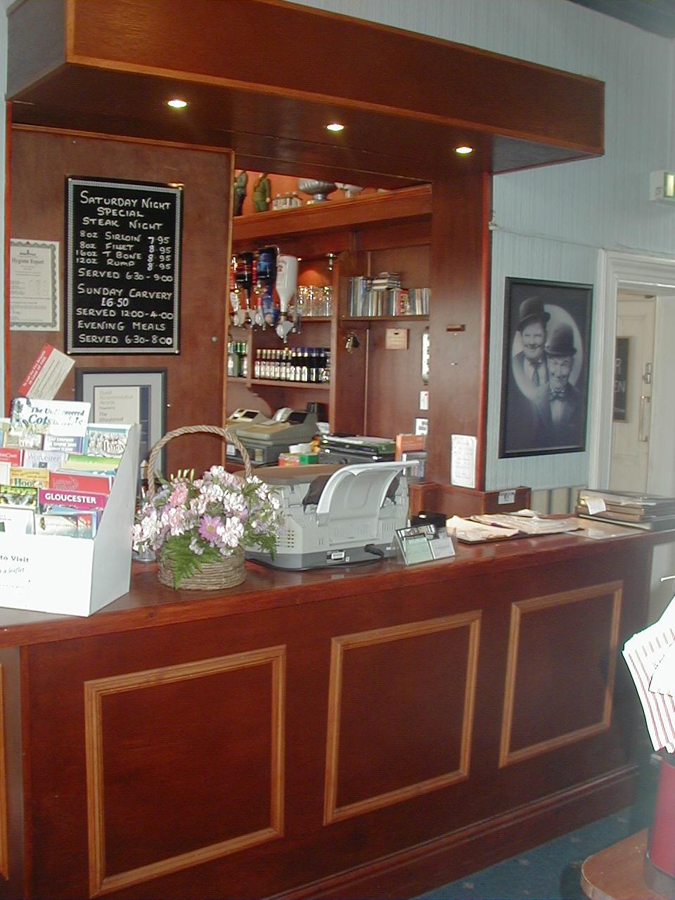 Wheatsheaf Hotel-官方