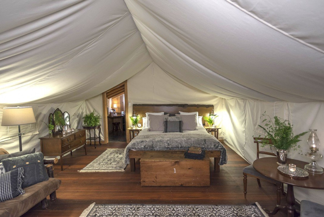 Clayoquot Wilderness Lodge, Beckons